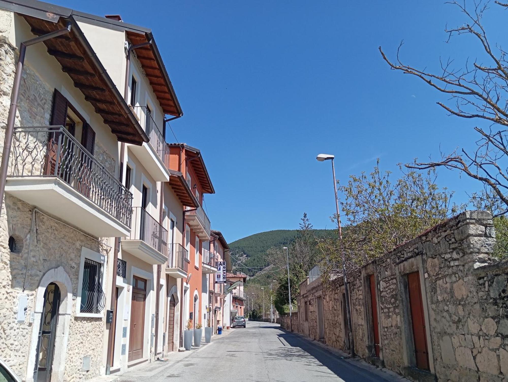 La Casa Di B Villa Paganica Exterior photo