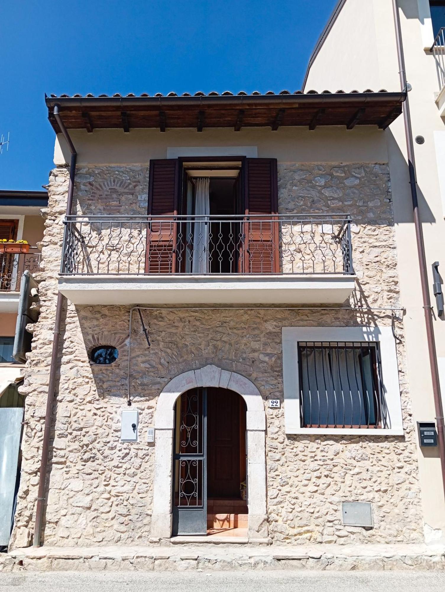 La Casa Di B Villa Paganica Exterior photo